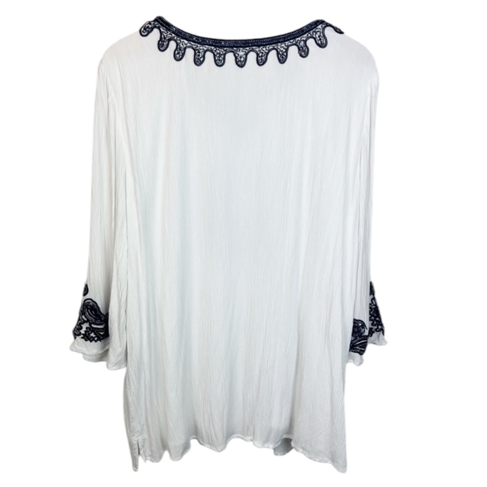 CHICO’s Embellished Tunic in White w/ Black Beading Size 0 (2-4) — STUNNING!!! - Picture 5 of 9